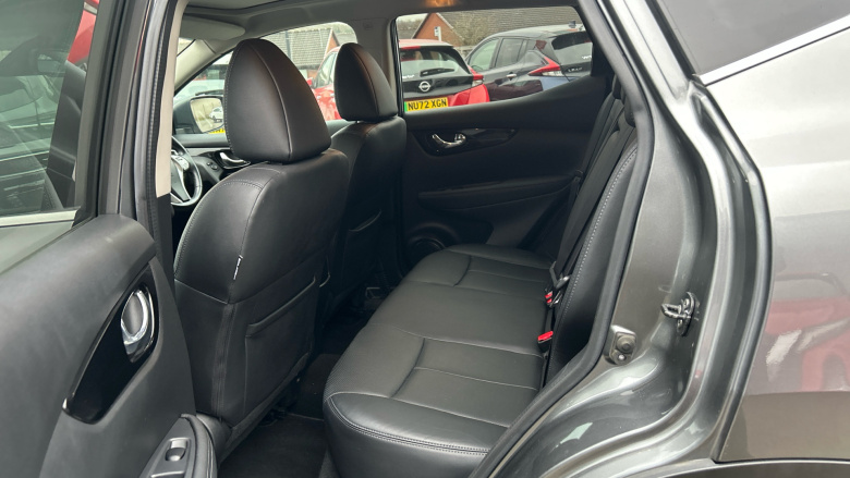 Nissan Qashqai 1.6 dCi Tekna 5dr Xtronic Diesel Hatchback